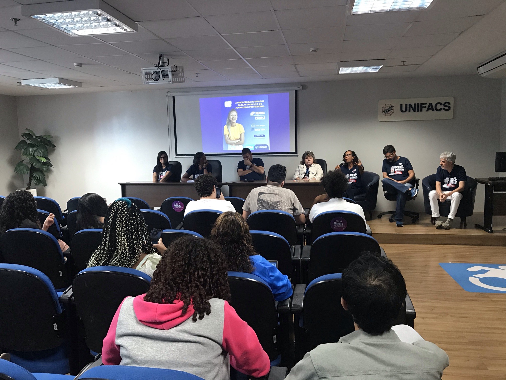 Sindicato dos Jornalistas Profissionais da Bahia e FENAJ promove palestra na UNIFACS sobre importância do diploma jornalístico