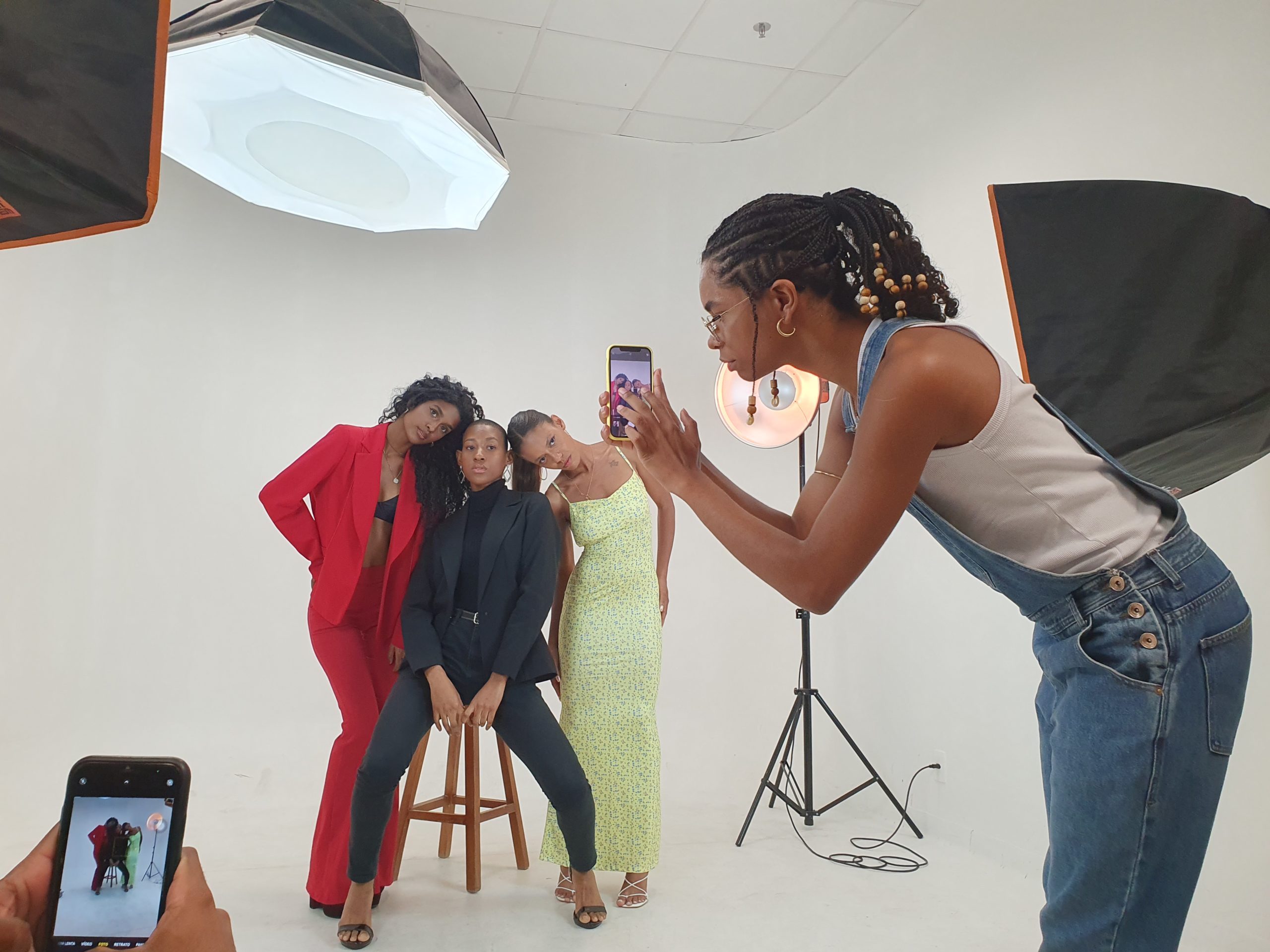 Conexões Negras: oficina de fotografia editorial leva fotógrafa e modelos para UNIFACS
