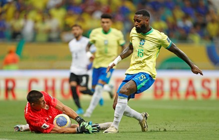 Em jogo frustrante, Brasil empata com Uruguai e segue sem nunca ter perdido em Salvador; Saiba como foi o jogo e entenda o Tabu